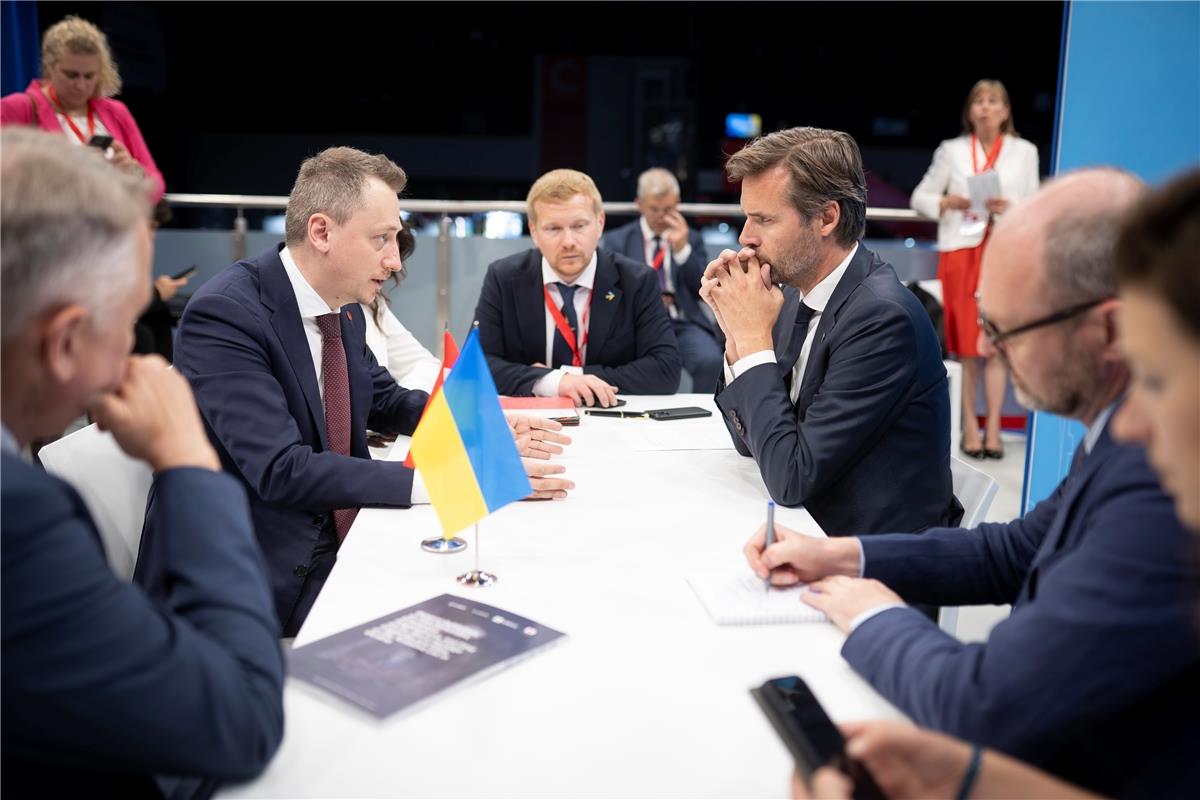 Україна та Нідерланди розвиватимуть навички українців за кордоном для потреб відновлення України