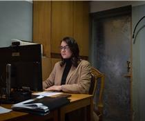 Через російські обстріли Юлія Свириденко вимушена була давати онлайн-інтерв'ю у бомбосховищі