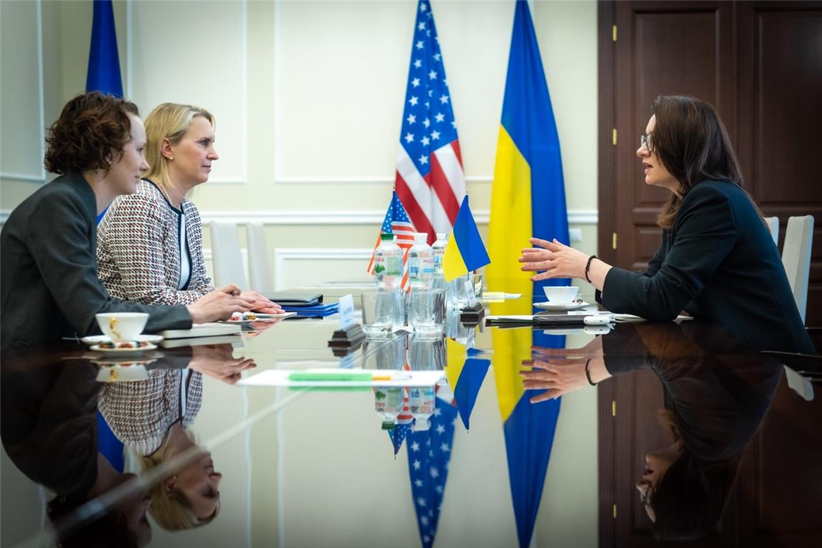 Юлія Свириденко під час зустрічі з Послом США в Україні