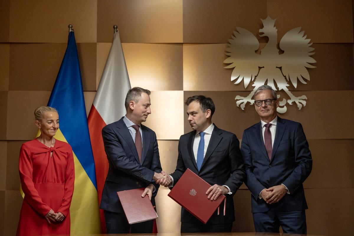 Міністр економіки, довкілля та сільського господарства України Олексій Соболев і Міністр фінансів і економіки Польщі Анджей Доманський підписали Угоду щодо діяльності Bank Gospodarstwa Krajowego (BGK).